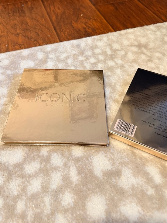 ICONIC London Other - ICONIC London Metallic Gold Makeup Palette